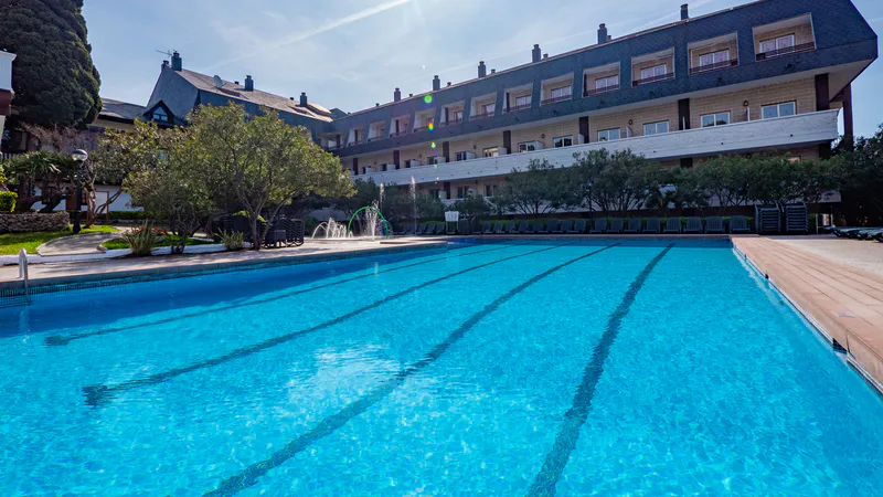 Costa Brava W Jesiennym Słońcu: Santa Susanna Resort 🇪🇸