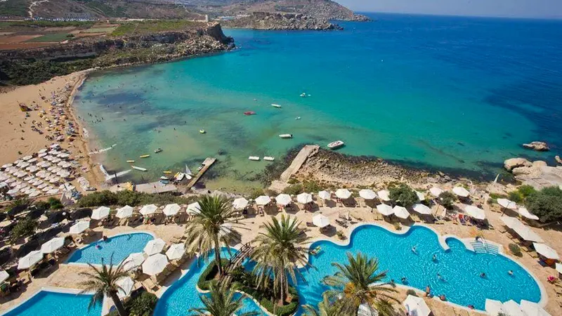 Słoneczna Malta na 7 dni: Luksus w Radisson Blu Resort 🇲🇹☀️