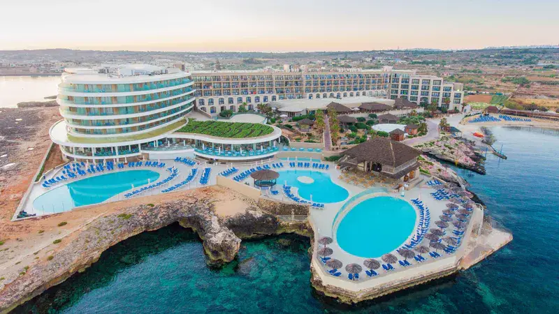 Maltańskie Wybrzeże w Ramla Bay – 7 Dni 🇲🇹🌊