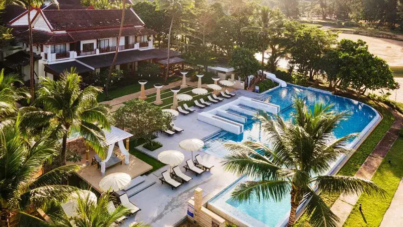 Tajski Relaks w Khao Lak – 11 dni w Apsara Beachfront Resort 🇹🇭🌴