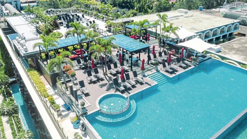 Tajlandia: 10 Dni w Patong w The Charm Resort Phuket 🇹🇭🌴