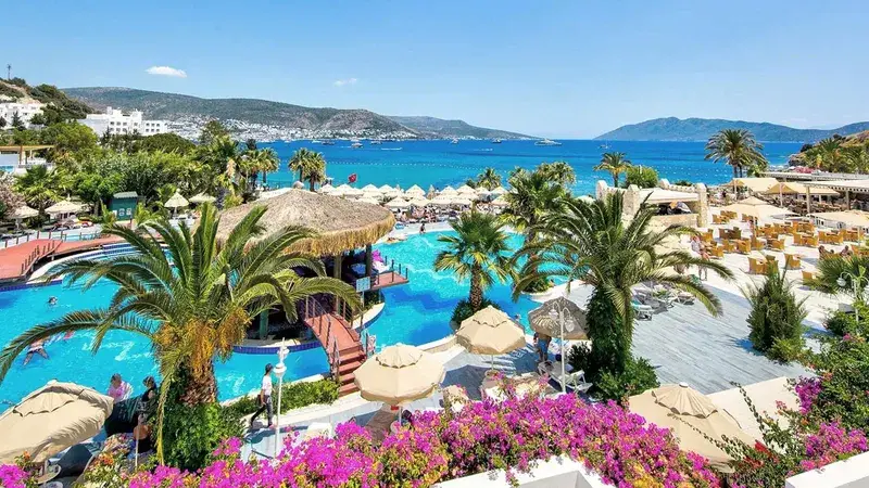 Tureckie Słońce na 7 Dni: Luksus w Bodrum z Rzeszowa 🇹🇷☀️